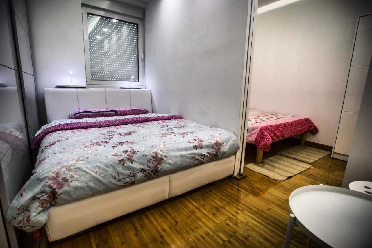 Apartman Simic - Stan Na Dan Bogatic ภายนอก รูปภาพ